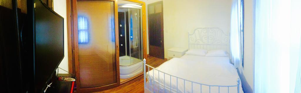 Pastor Historical Apart-Hotel The Gulf Of Izmir Room photo